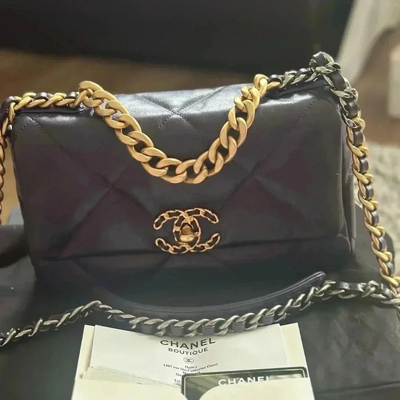 💕Chanel 19 SMALL💕 - Picture 13 of 14